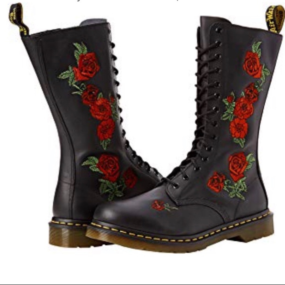 Dr. Martens kids tall Vonda Casual Boot, Black